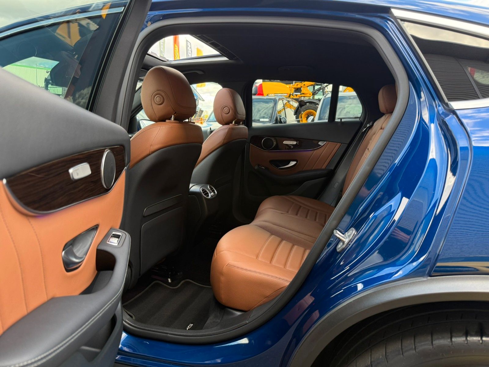 Fahrzeugabbildung Mercedes-Benz GLC 400d Coupe 4M Standh+Distr+AHK+Memory+ESD