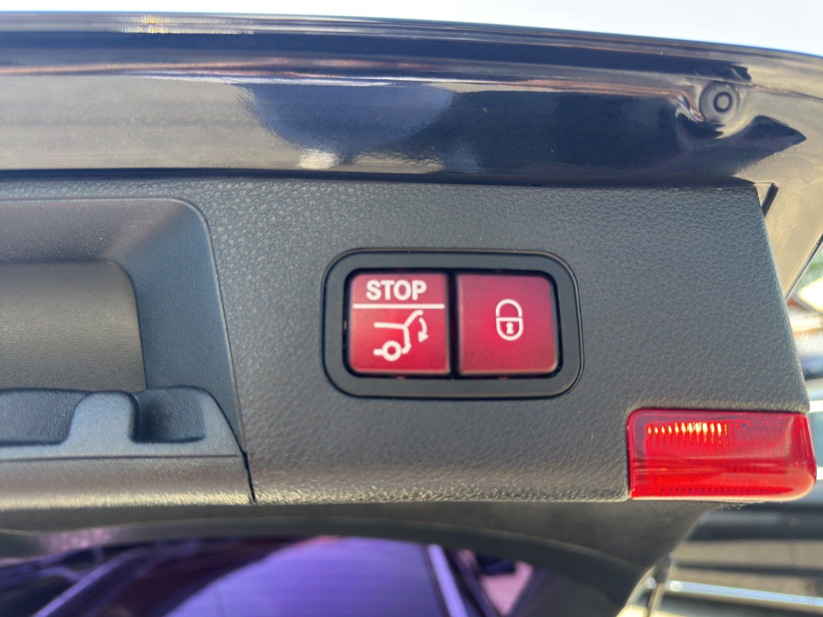 Fahrzeugabbildung Mercedes-Benz C 63 AMG 7G-MCT/HARMAN-KARDON/COMAND/