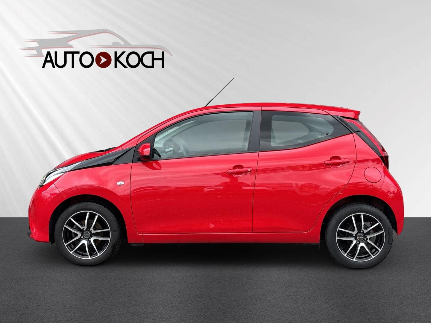 Toyota Aygo X-Play ACC Apple CarPlay Android Auto Musik