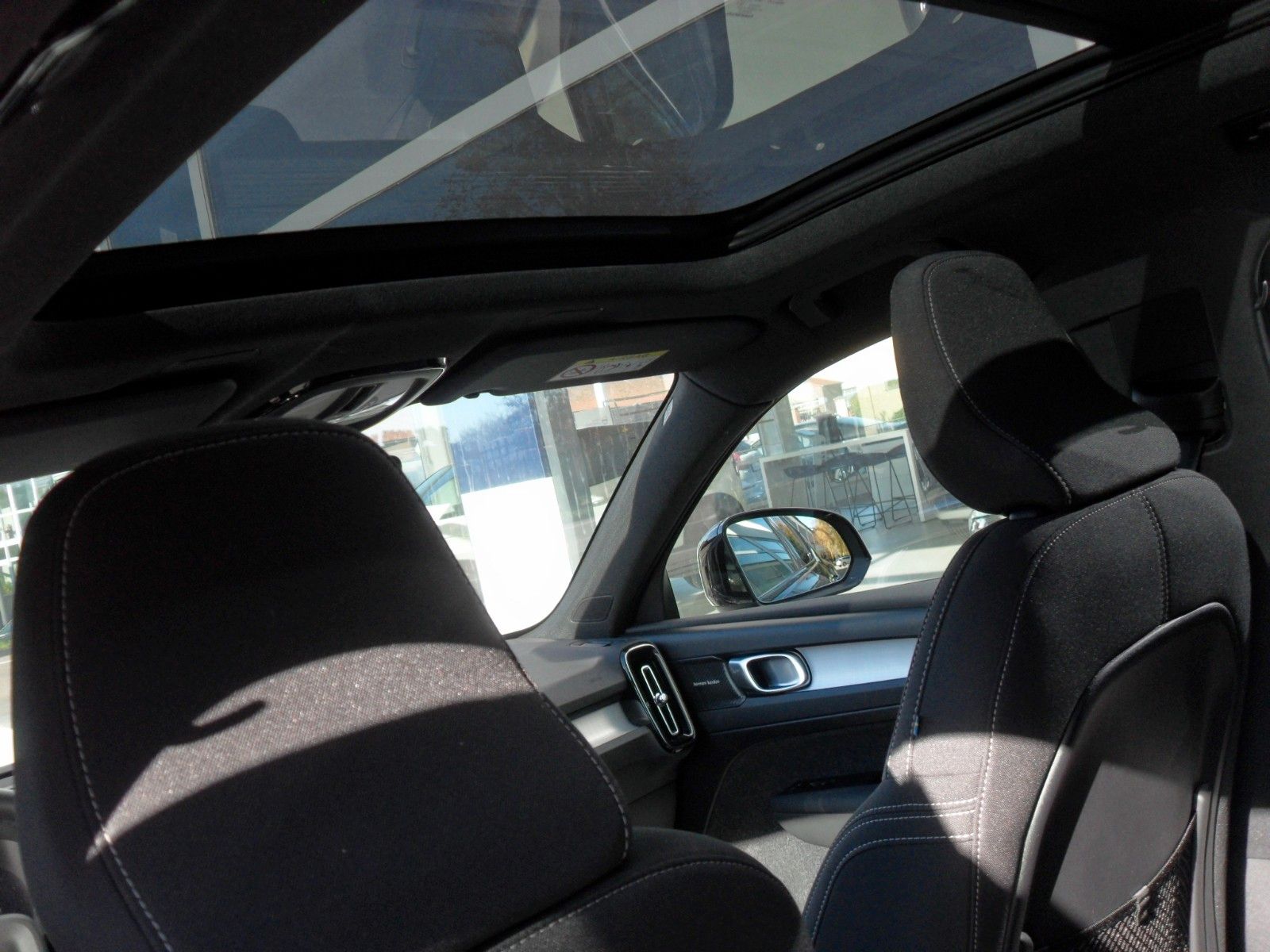 Fahrzeugabbildung Volvo XC 40 B3 Plus Black Edition | 360° | Panor.