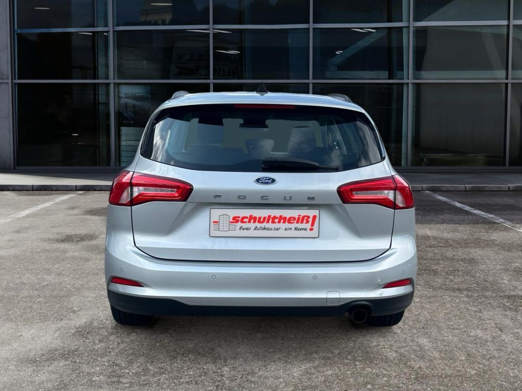 Fahrzeugabbildung Ford Focus Turnier 1.0 EcoBoost Start-Stopp-System TR
