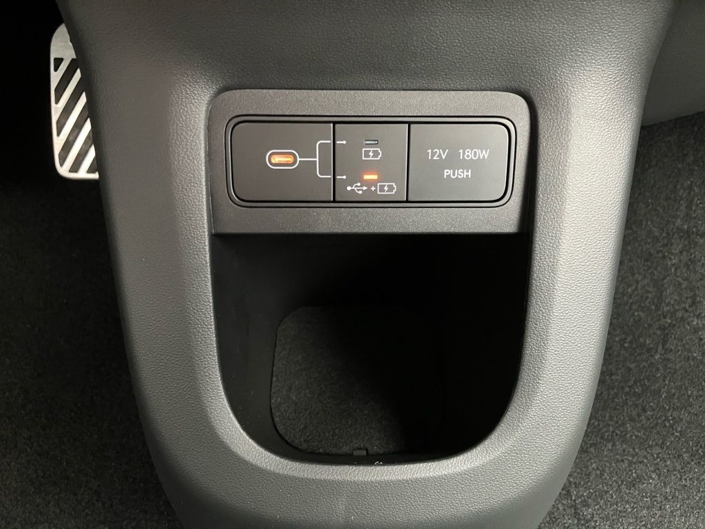 Fahrzeugabbildung Hyundai IONIQ 5 2WD 84kWh Centriq 2xKlima AUT KlimaA SHZ