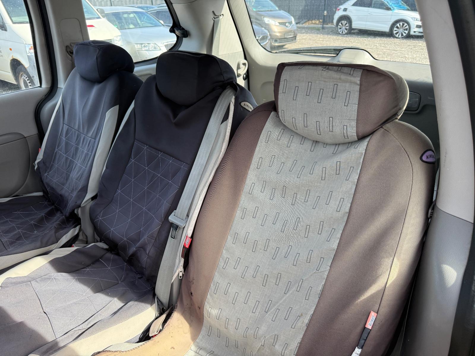 Kia Carnival 2009 — photo 6