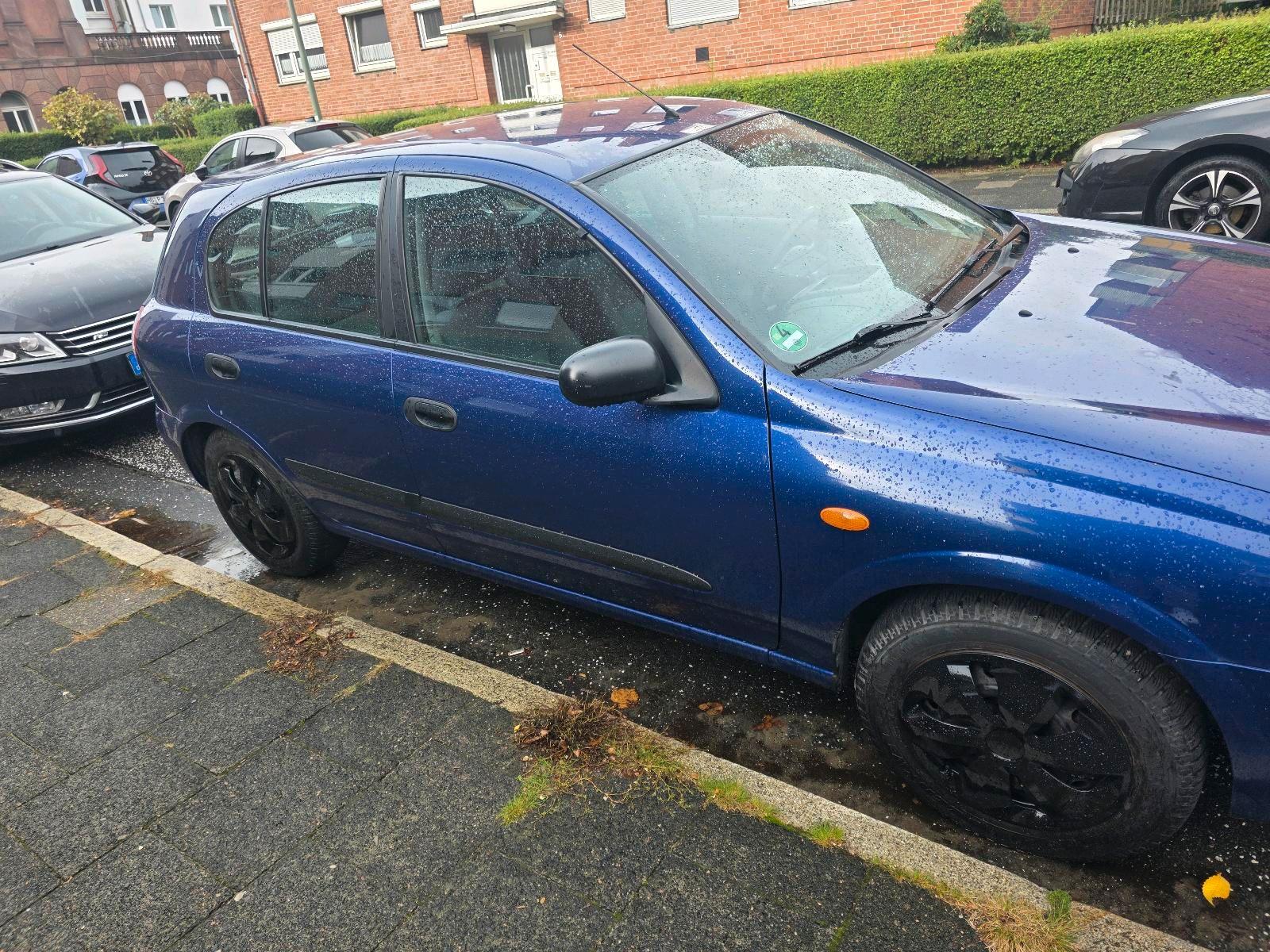 Nissan Almera