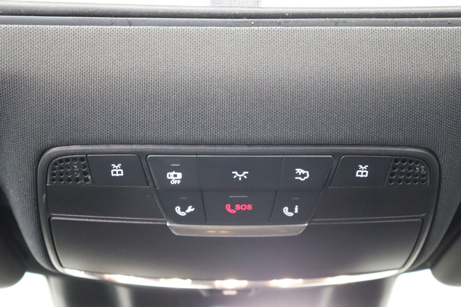 Fahrzeugabbildung Mercedes-Benz E 400 T 4Matic * Airmatic * STHZ * Memory AVANTG