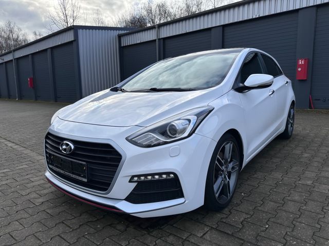 Hyundai i30 Turbo / 1-Hand /Panorama/ Kamera /Navi /