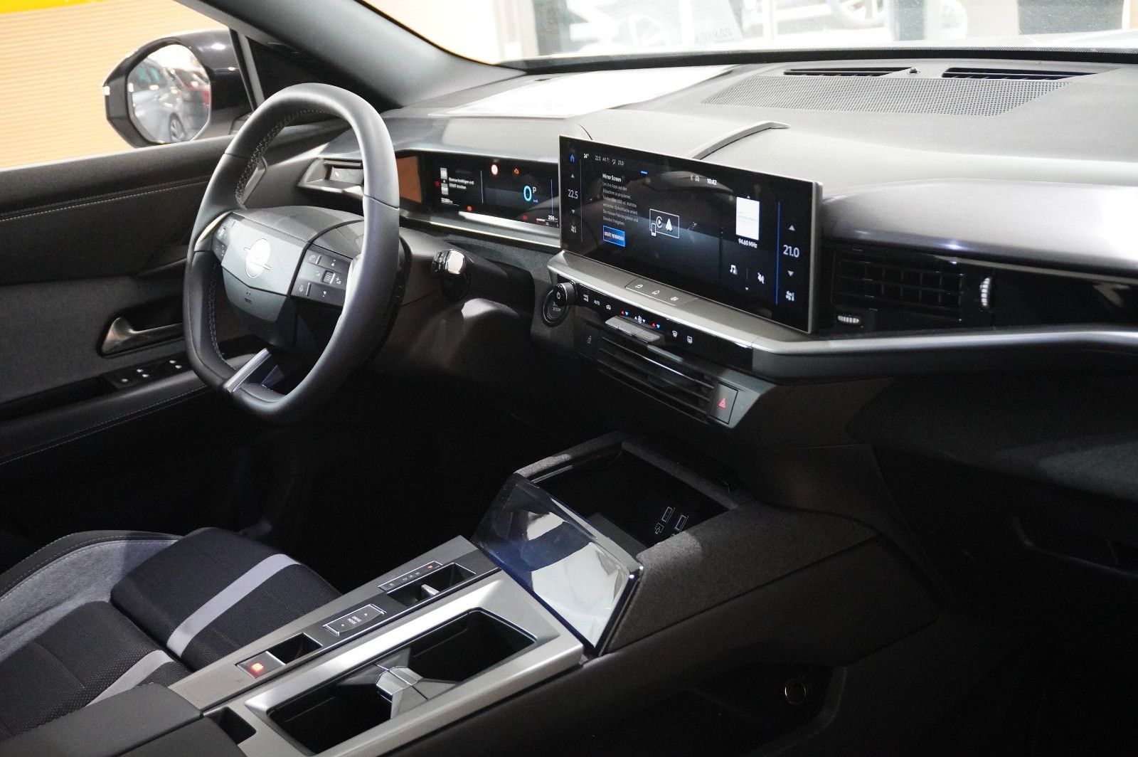 Fahrzeugabbildung Opel Grandland 1.2 48V HYBRID NAVI/LED/KAMERA/DAB+