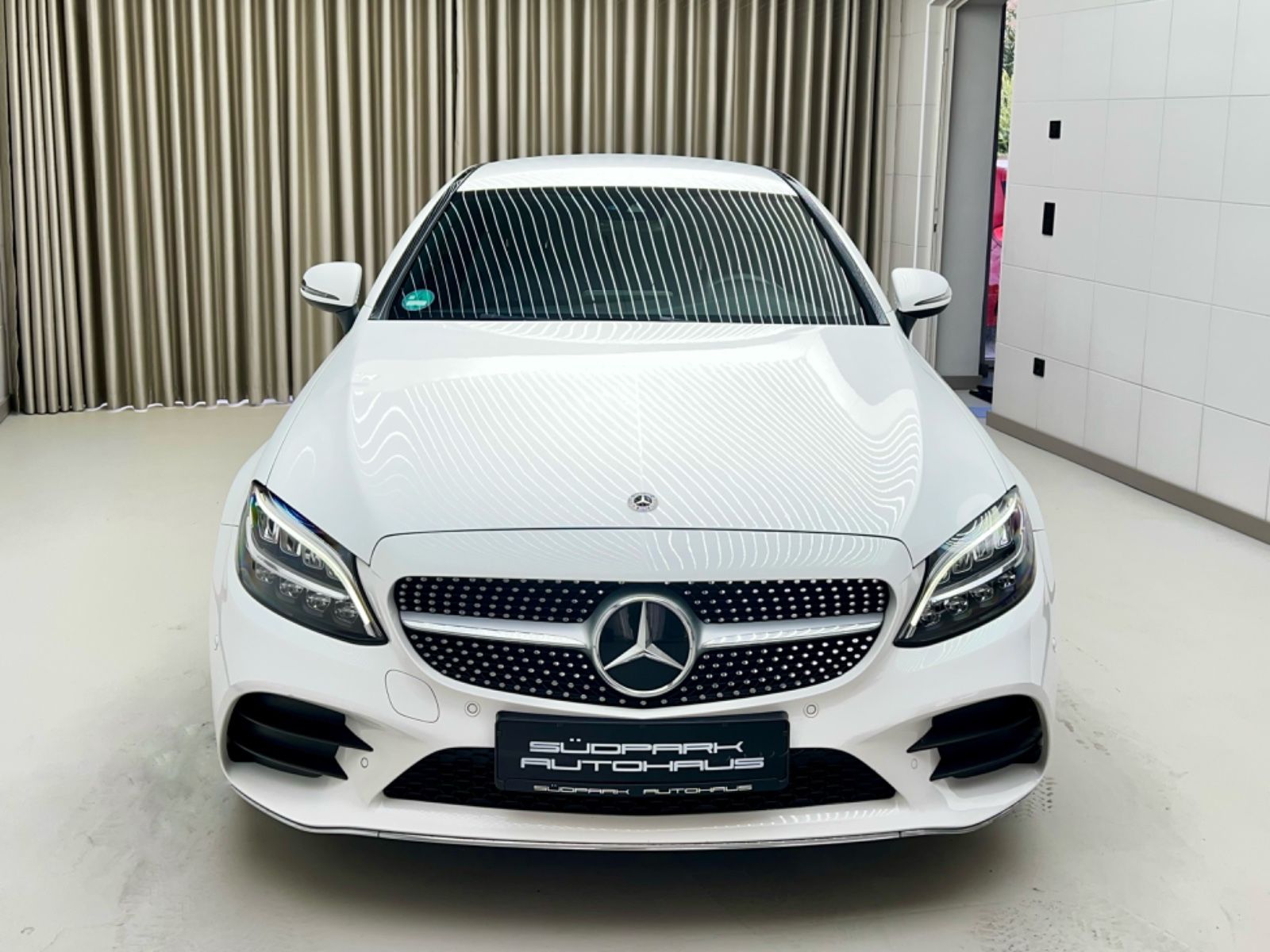 Mercedes-Benz C180 Coupe AMG-Line Virtual CarPlay LED Kamera foto 3
