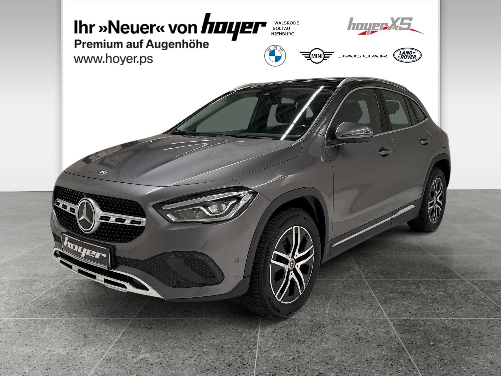 MERCEDES-BENZ GLA 200 DCT Progressive Pano Navi AHK 360grad RF