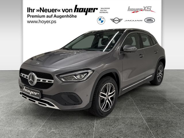 MERCEDES-BENZ GLA 200 DCT Progressive Pano Navi AHK 360grad RF
