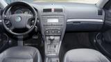Skoda OCTAVIA 2.0 FSI COMBI ELEGANCE*AUTOMATIK*LEDER* - Skoda Octavia: Fsi