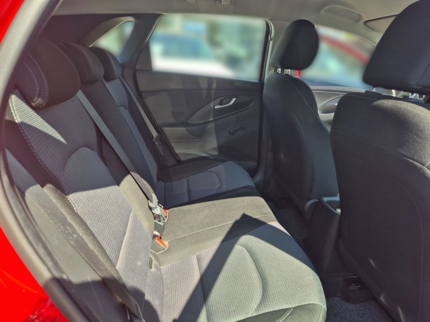 Fahrzeugabbildung Hyundai i30 Pure Apple CarPlay Android Auto DAB Spurhalt