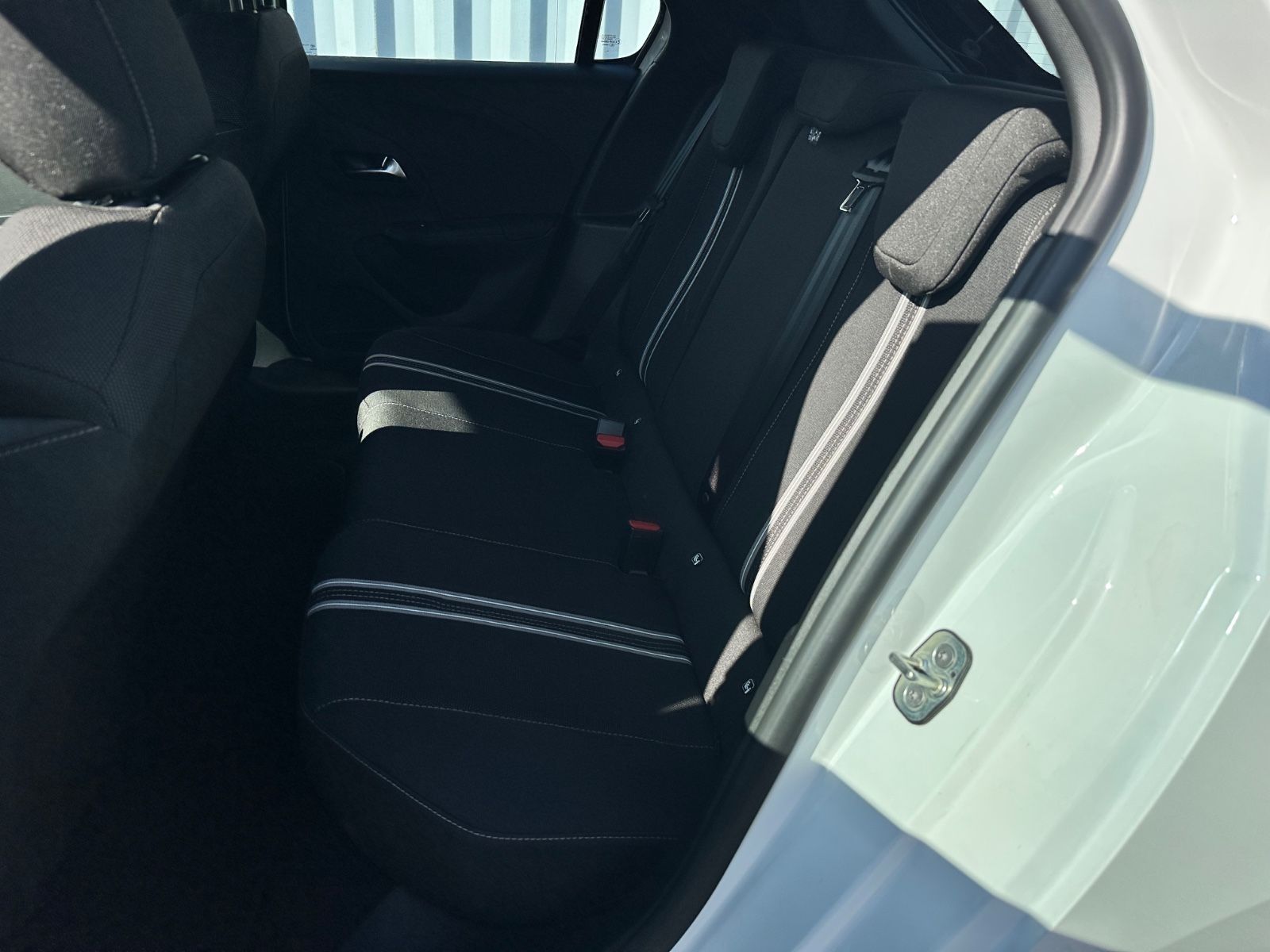 Fahrzeugabbildung Opel Corsa F GS*Allwetter*SHZ*LHZ*PDC*RFK*IntelliLux