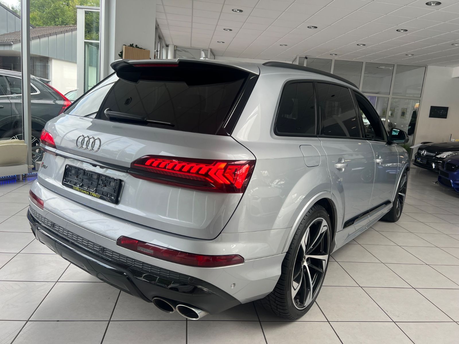 Fahrzeugabbildung Audi SQ7 4.0 TDI quattro*Head-Up * 7.SITZER*Exclusive