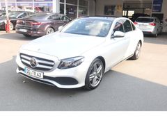 Fahrzeugabbildung Mercedes-Benz E 220 d Navi Tempo Memory SHZ Panoo Scheckheftge