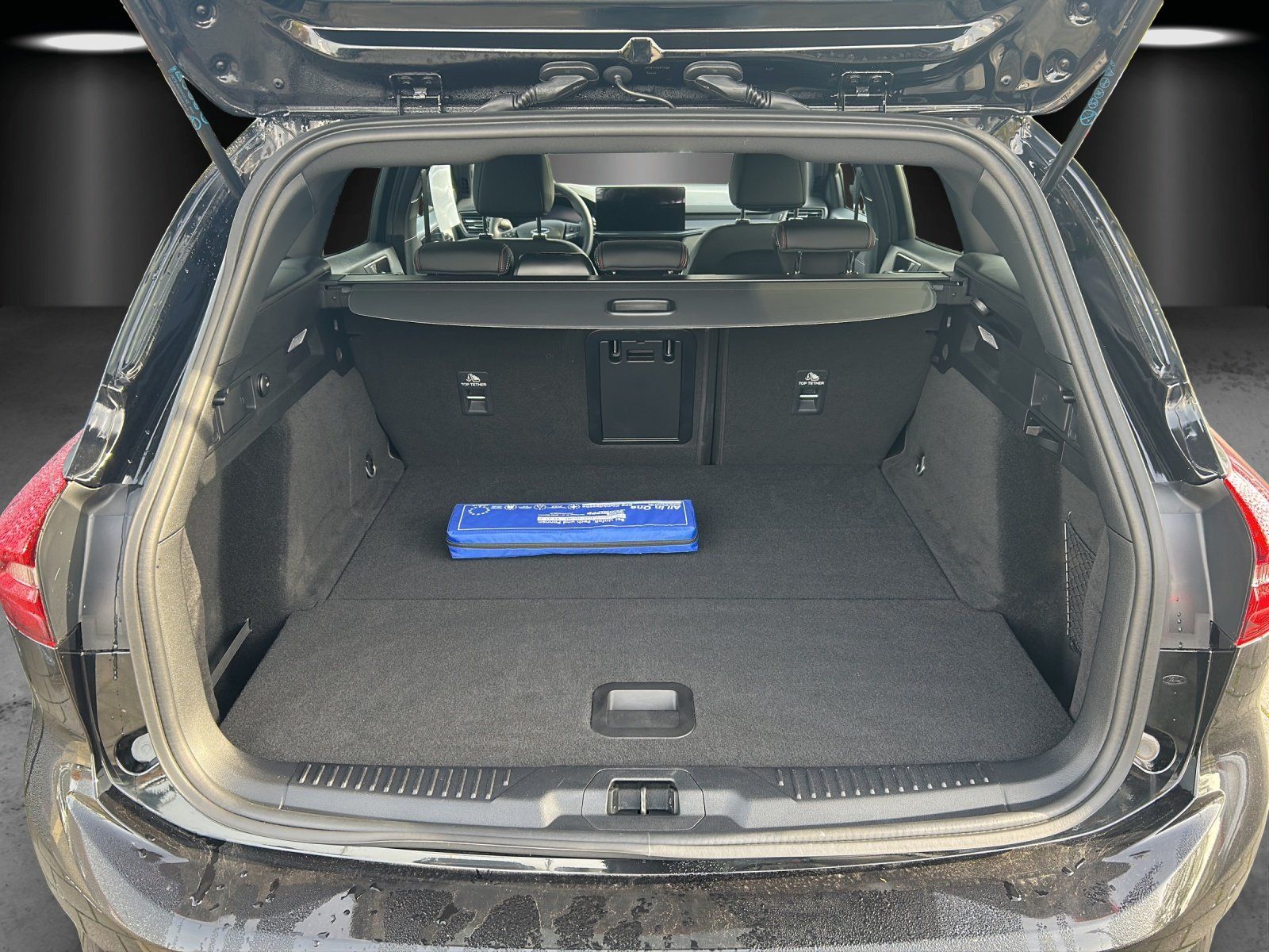 Fahrzeugabbildung Ford Focus 1.0 ST-Line X Aut./LED/ACC/KAMERA/AHK/NAVI