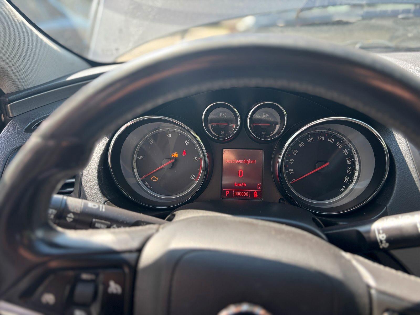 Opel Insignia 2010 — photo 6