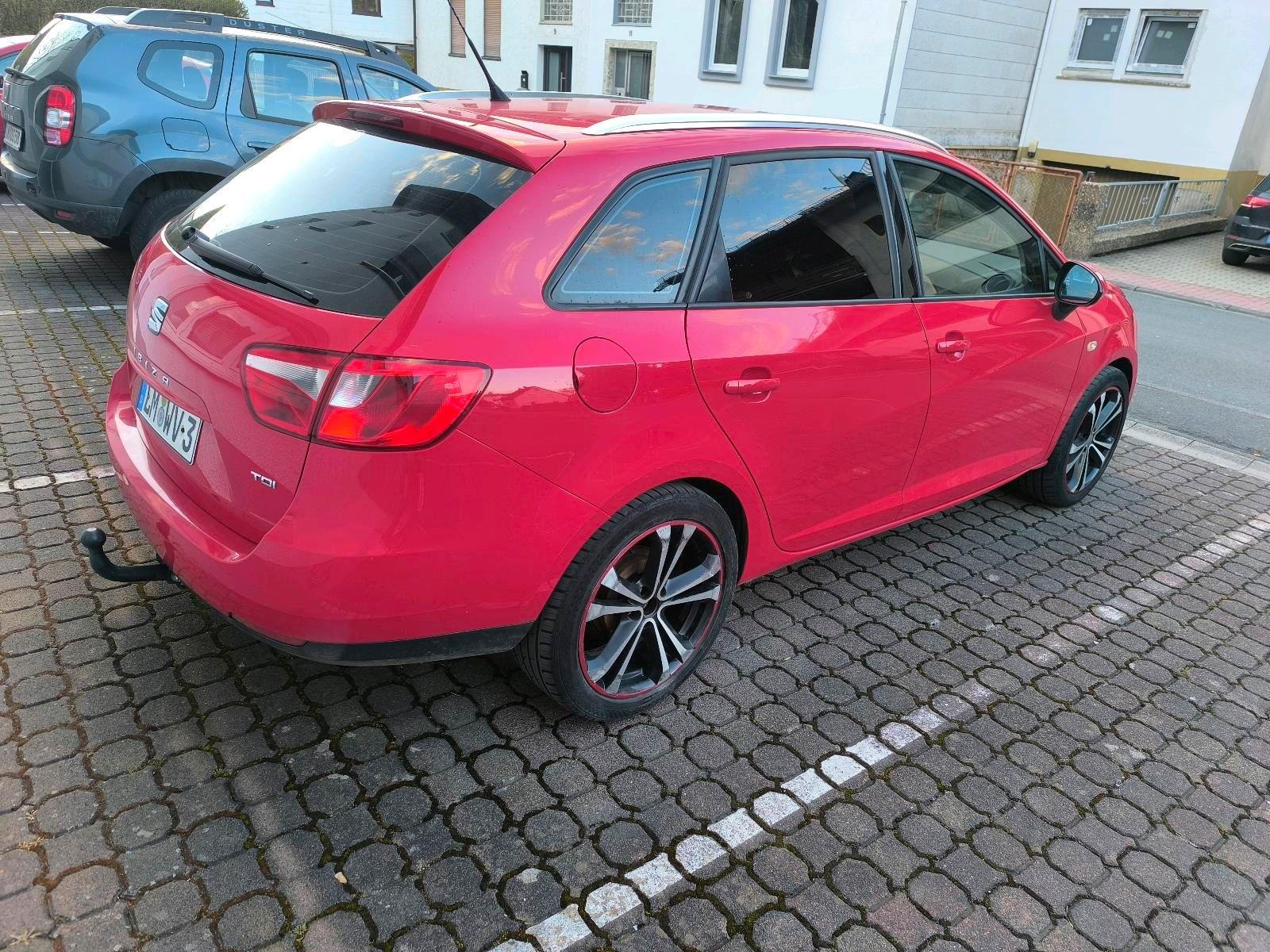Seat Ibiza 2015 — rear view