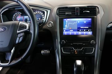 Fahrzeugabbildung Ford Mondeo Turnier ST-Line Automatik  LED / Navi