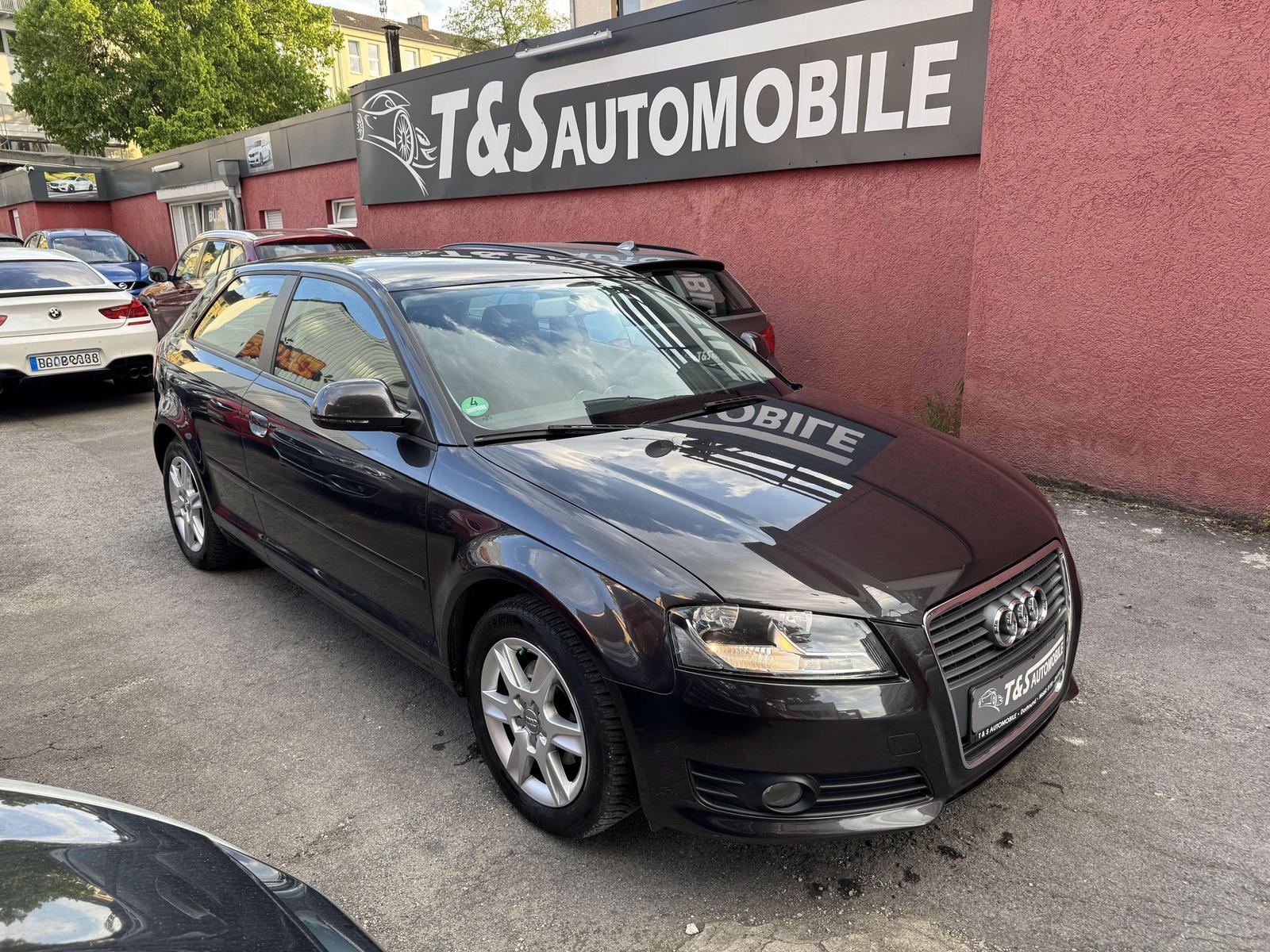 Audi A3 1.6 Attraction -Navi-Carplay-PDC-SHZ-Klimaaut