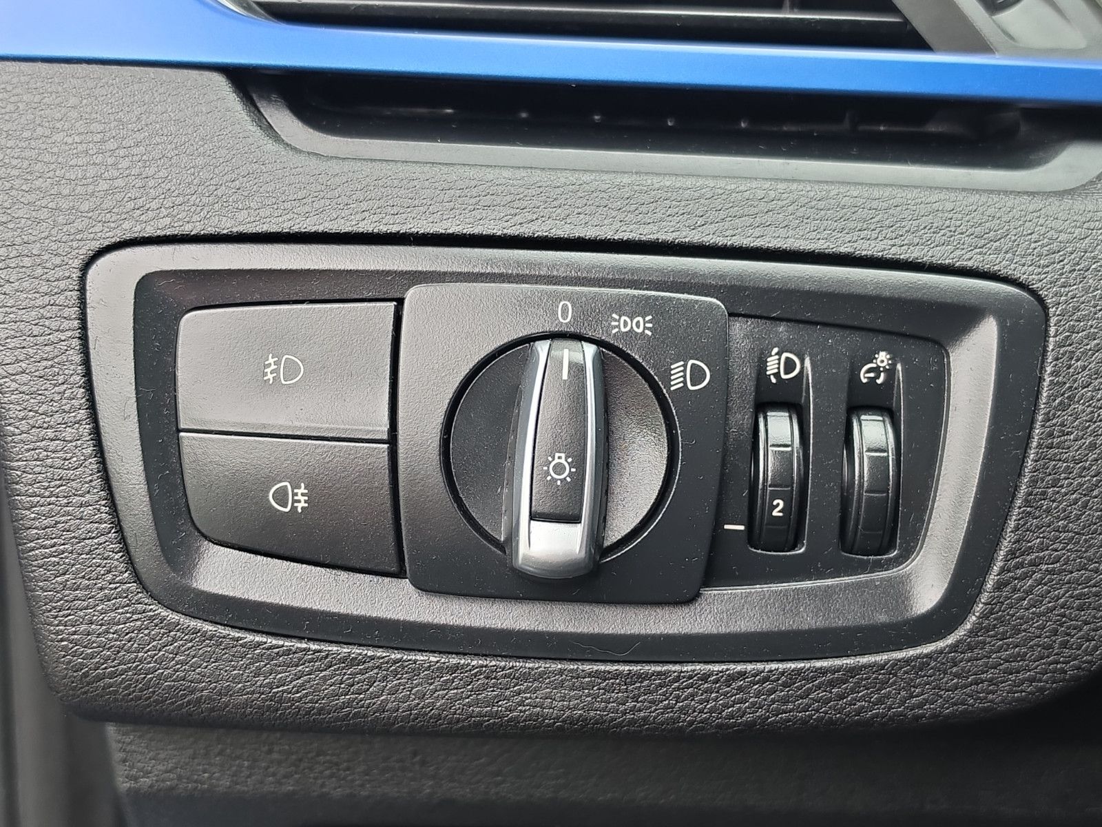 Fahrzeugabbildung BMW X1 xDrive 20 d M-Sport Automatik