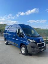 Peugeot Boxer 330 2.2 HDi/130CV FAP PC-TN Furgon - blaue Peugeot Boxer