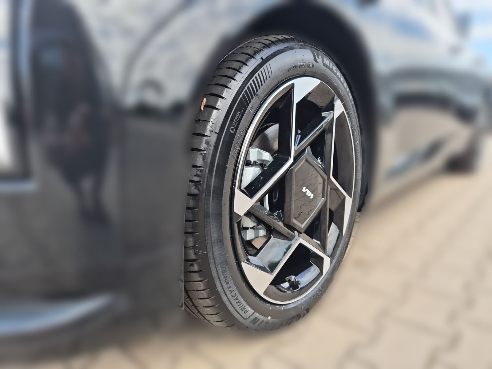Fahrzeugabbildung Kia EV4 81 FWD GTL DWP COM CON GD