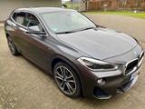 BMW X2 xDrive25d  - graue BMW X2