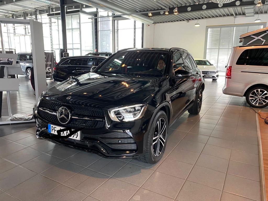 Image of Mercedes-Benz GLC 300