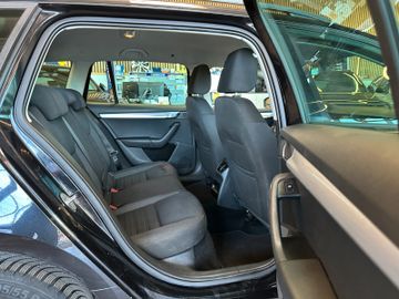 Skoda Octavia *ACC*PDC*NAVI*2-Zonen*Car-PLAY*