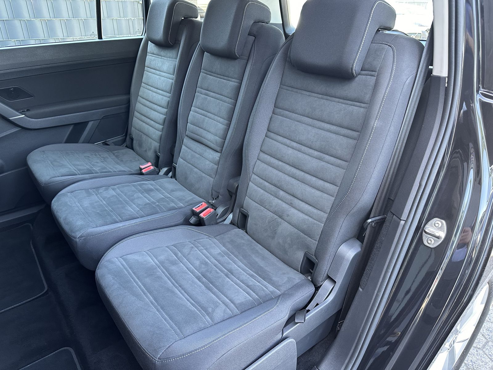 Fahrzeugabbildung Volkswagen Touran Comfortline 2.0 TDI DSG NAV+LED+ACC+KAM