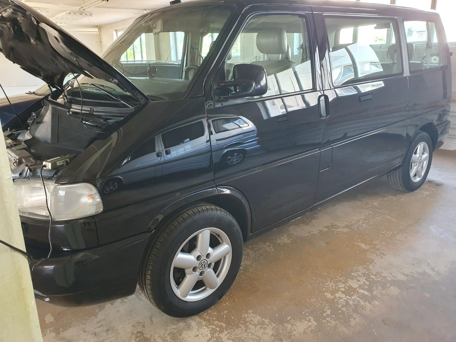 Volkswagen T4 Caravelle 2.5 TDI 111kW  Comfort AHK/Leder