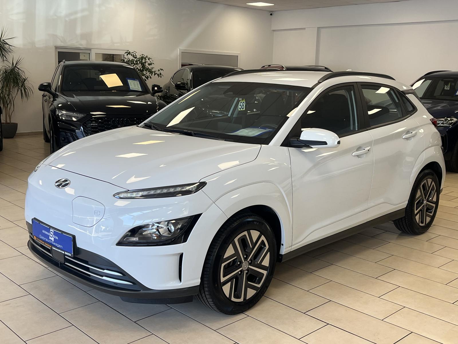 Hyundai KONA Kona Select Elektro 2WD*CarPlay*R-Cam*ACC*SHZ*1H