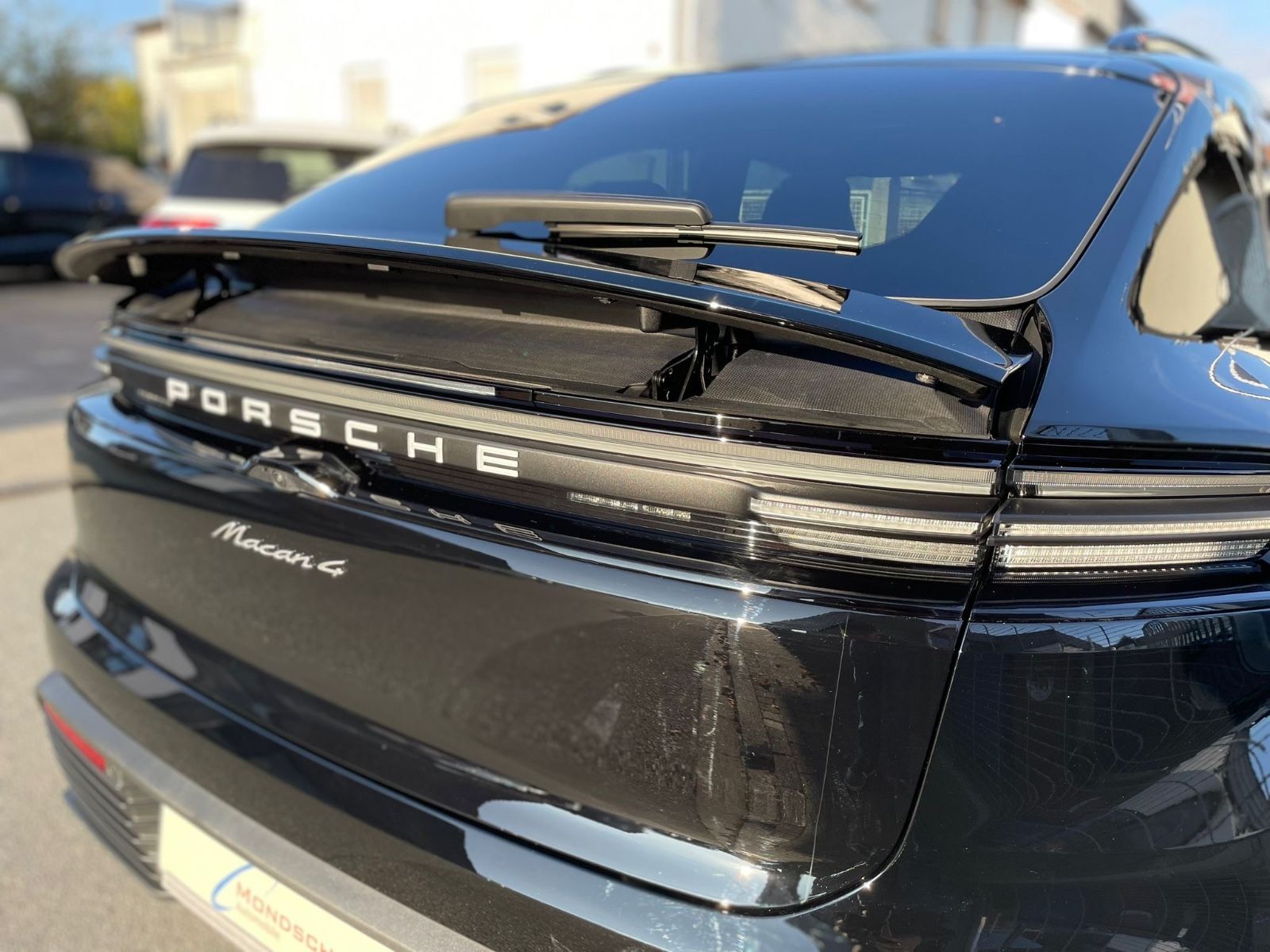 Fahrzeugabbildung Porsche Macan 4 |ACC|22"|Pano|3.Disp|SportChro|PASM|360°