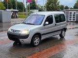 Peugeot Partner 1.4i mit Anhängerkupplung ... - gebrauchte Peugeot Partner aus dem Jahr 2005