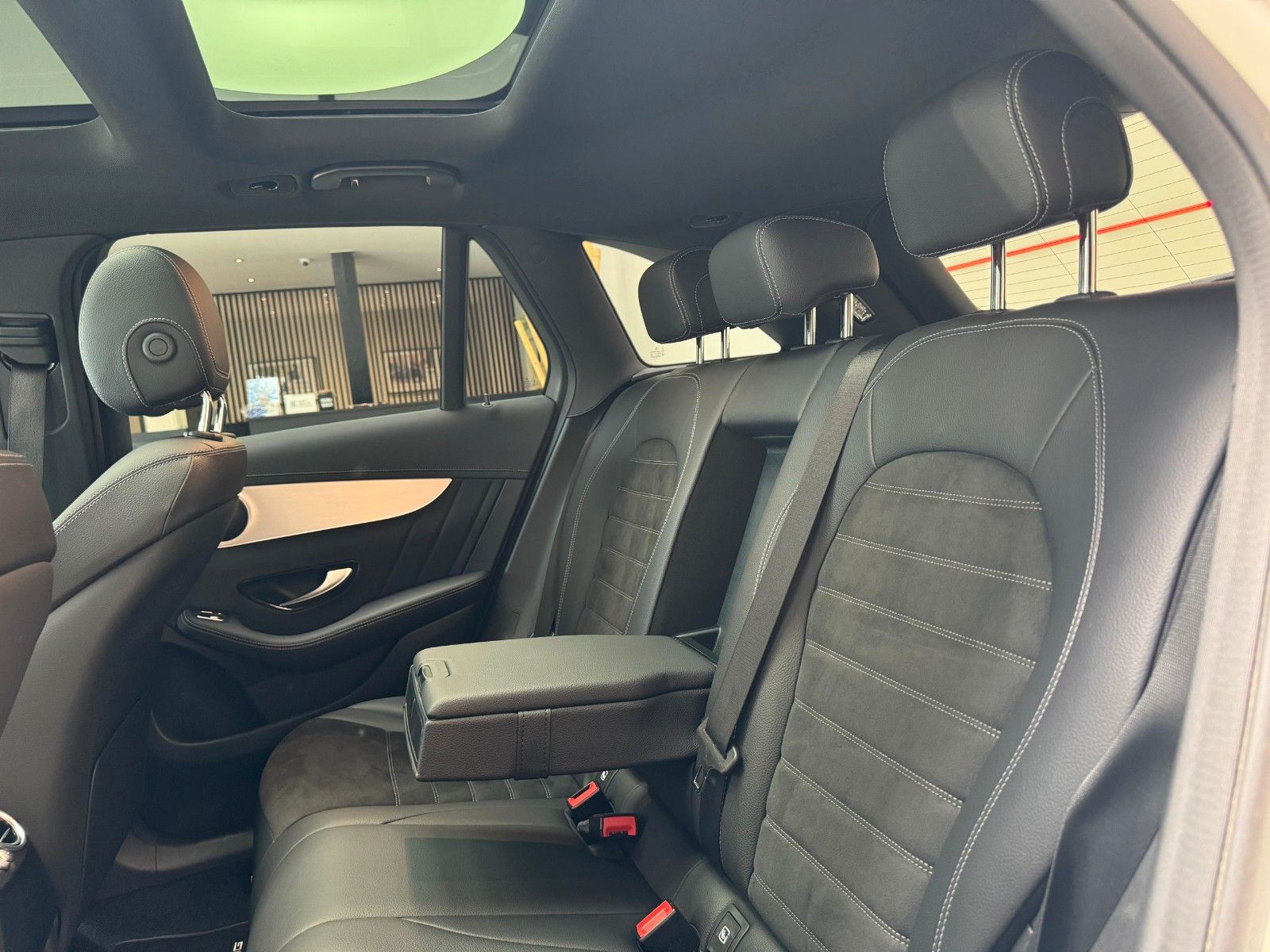 Fahrzeugabbildung Mercedes-Benz GLC 300de 4Matic AMG-Line*Pano*360°*LED*Virtual*