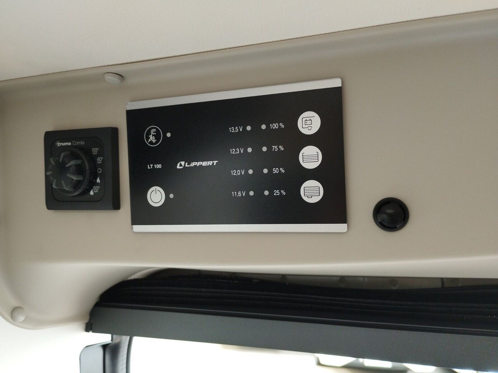 Fahrzeugabbildung Sunlight Adventure Cliff 640 Automatik, Dörr Edition, LT