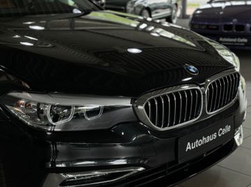 Fahrzeugabbildung BMW 520d xD  Luxury Line ACC Pano AHK HUD Kamera 360