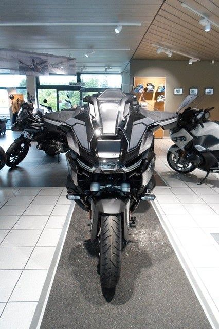Fahrzeugabbildung BMW R1300RT Triple Black sofort verfügbar