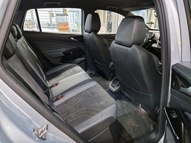 Fahrzeugabbildung Volkswagen ID.4 Pro Wärmepumpe AHK Navi 19"Alu LenkHz ACC