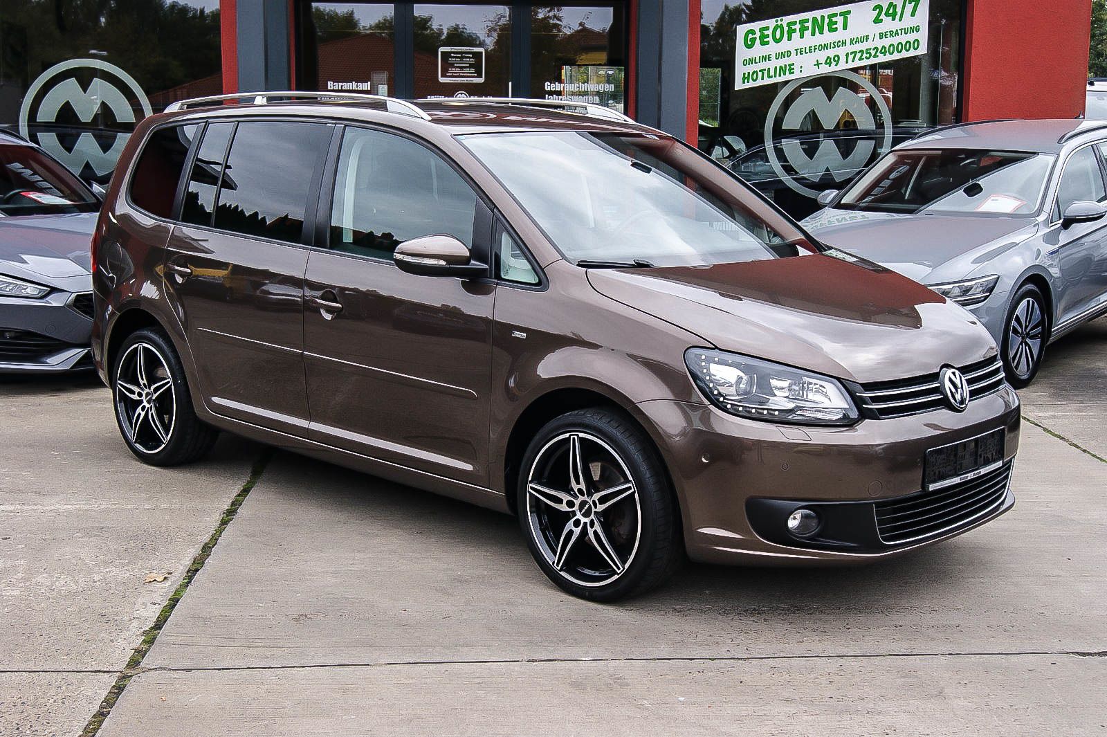 Fahrzeugabbildung Volkswagen Touran 16TDI Cup BI-XENON 7-SITZE SITZG PARKLENK