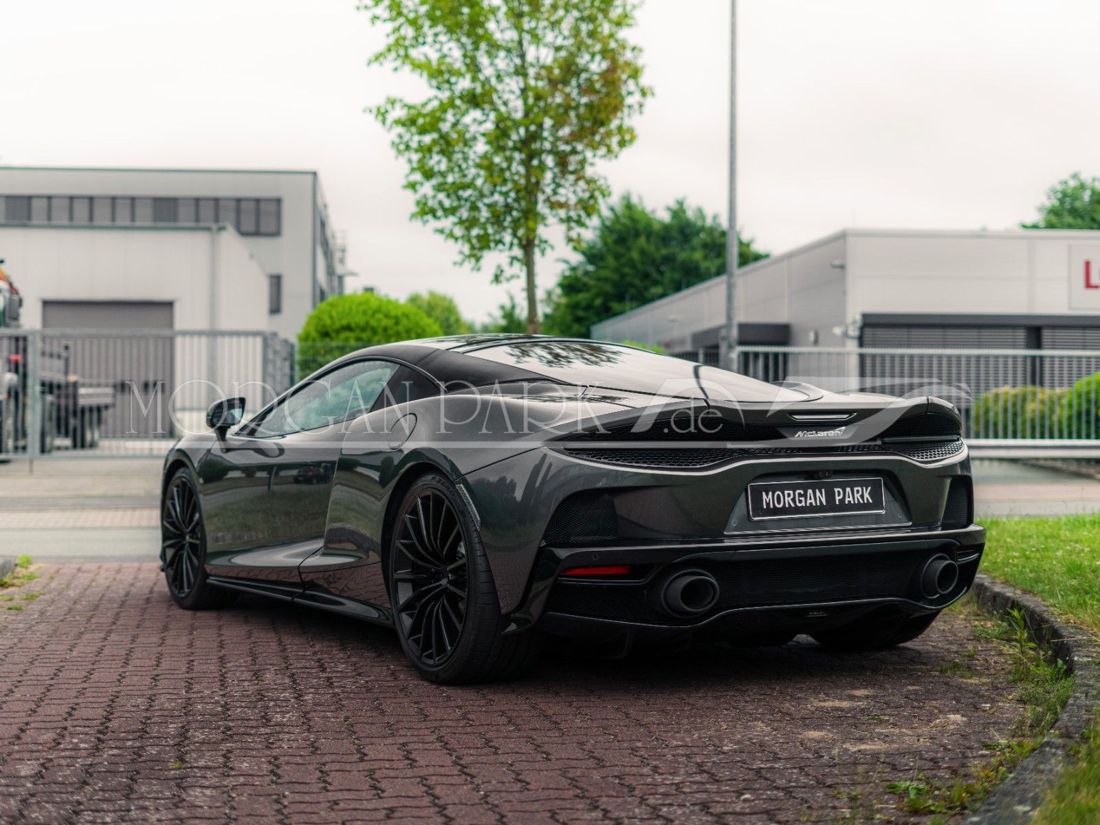Fahrzeugabbildung McLaren GT *Storm Grey Metallic* + MwSt. + Sportauspuff
