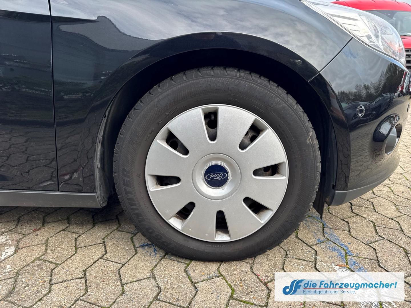 Ford Focus 2012 — photo 10