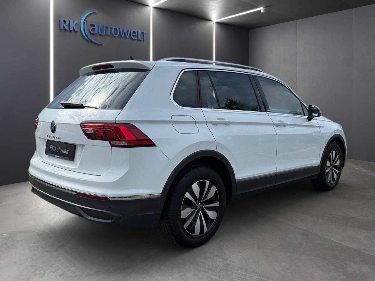 Volkswagen Tiguan Move 2.0 TDI AHK-klappbar Navi ACC CarPla, миниатюра 4