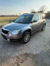 Skoda Yeti 1.2 TSI Automatik 1. Hand TÜV 0... - Skoda Yeti Gebrauchtwagen in Hamburg