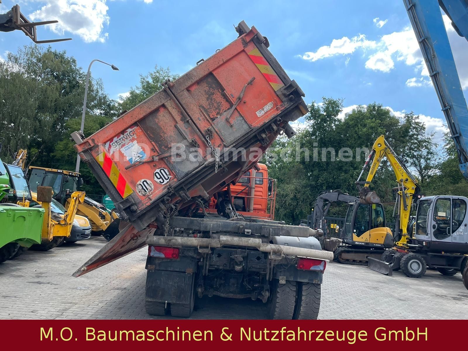 Fahrzeugabbildung MAN TGA 35.400 / AC / 8x4 / Euro 4 / 3.Seitenkipper/