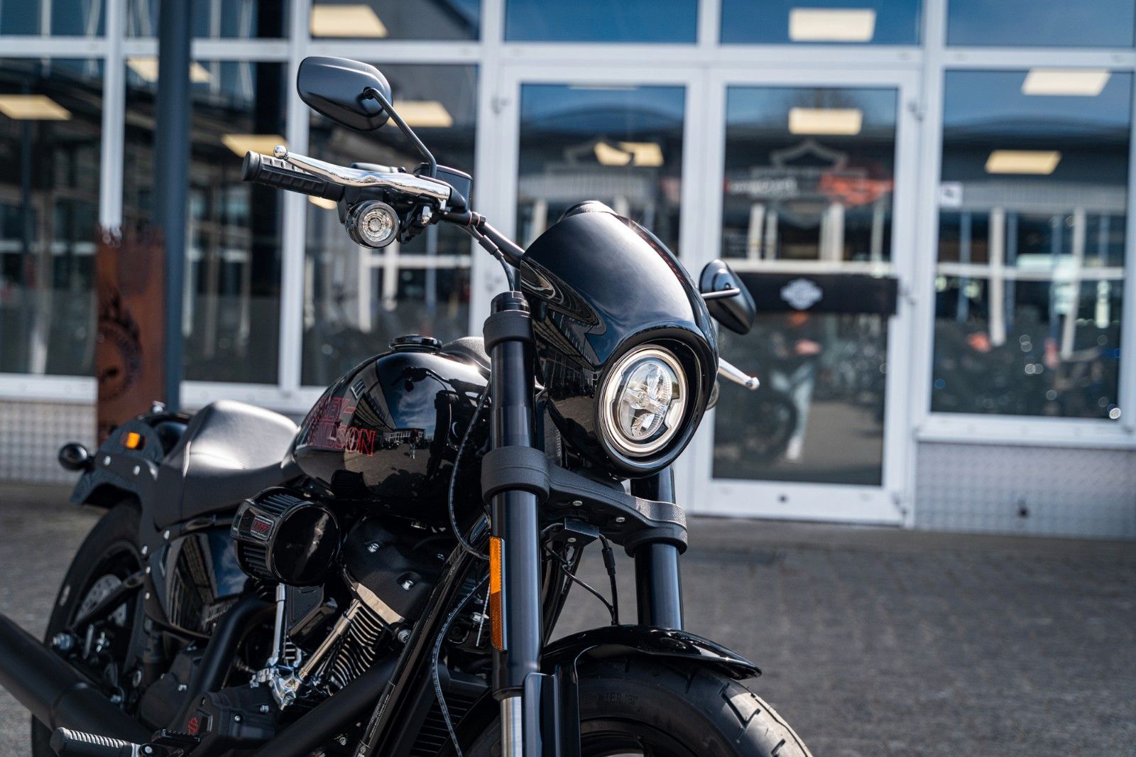 Fahrzeugabbildung Harley-Davidson FXLRST LOW RIDER S 117 MY25 Kurzfr. Verfügbar