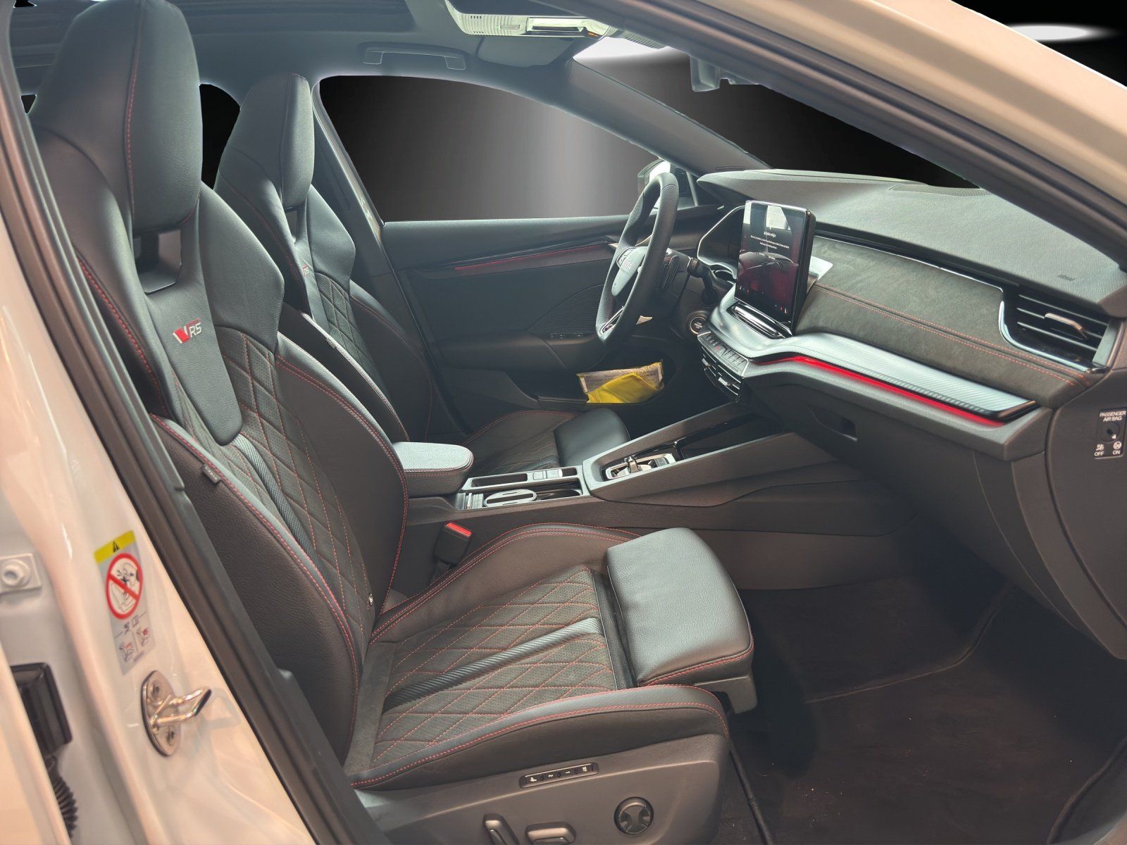 Fahrzeugabbildung SKODA Octavia Combi RS 2,0 TSI 195 kW DSG AHK/PANO/HUD