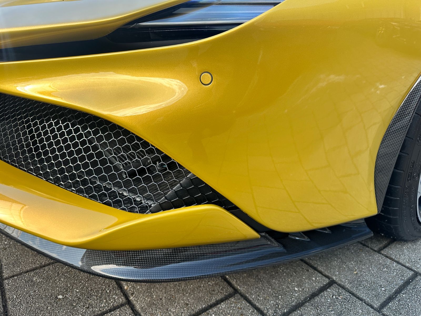 Fahrzeugabbildung Ferrari SF90 Spider*voll Carbon*Lift*Racing-Sitze*JBL*