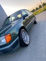 Mercedes-Benz E230 - Mercedes-Benz E 230 in Stuttgart